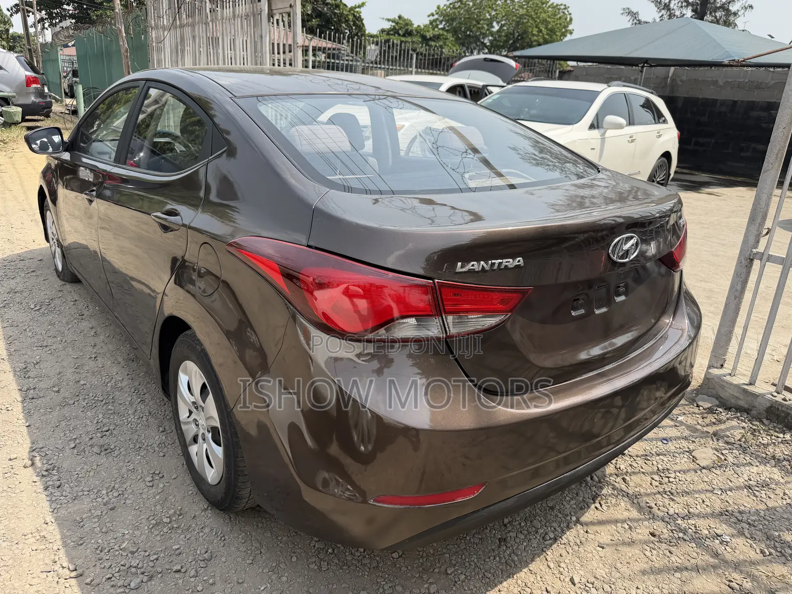 Hyundai Elantra GLS 2012 Brown
