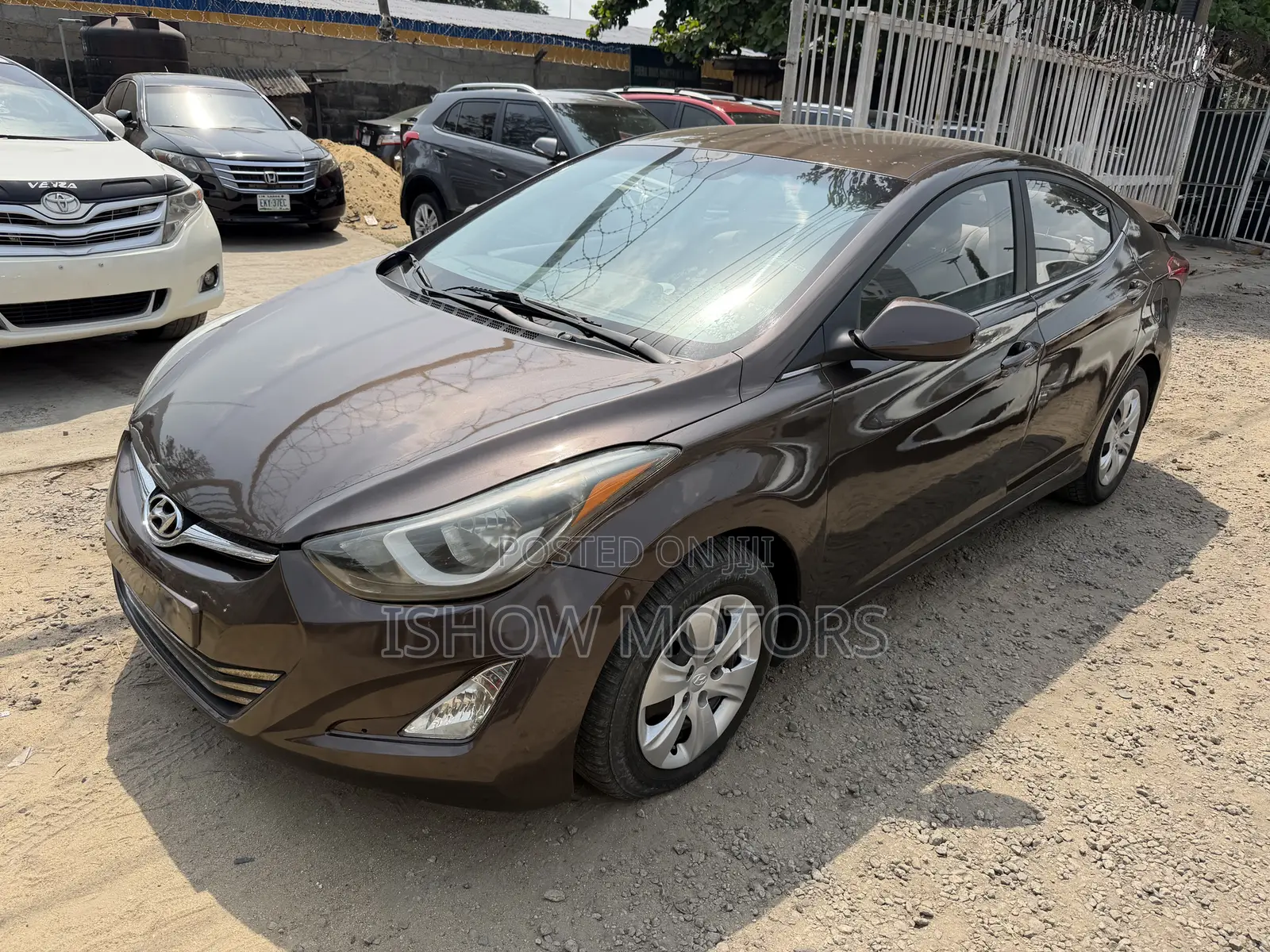Hyundai Elantra GLS 2012 Brown
