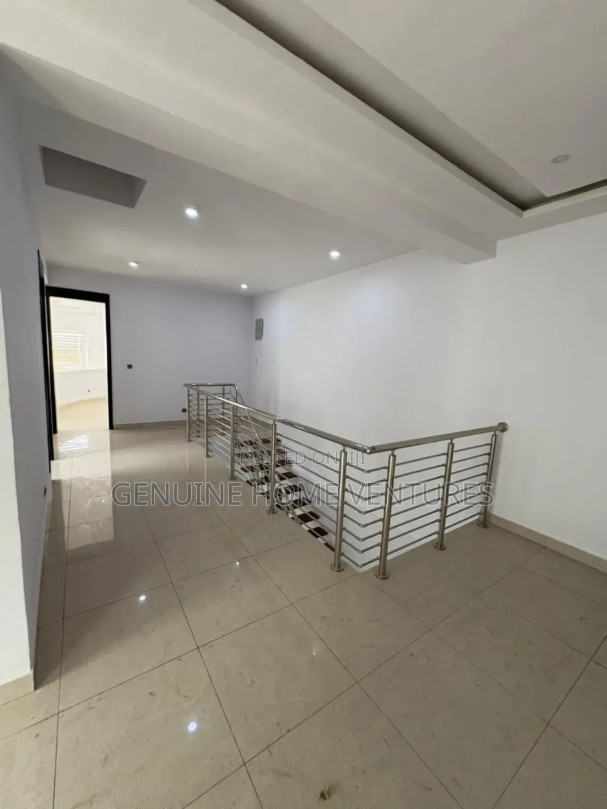 5bdrm Duplex in Osapa for sale