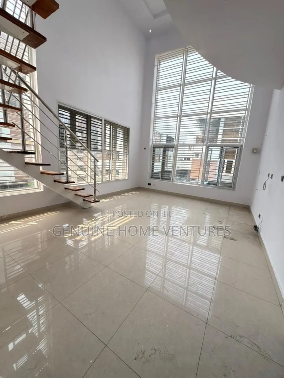 5bdrm Duplex in Osapa for sale