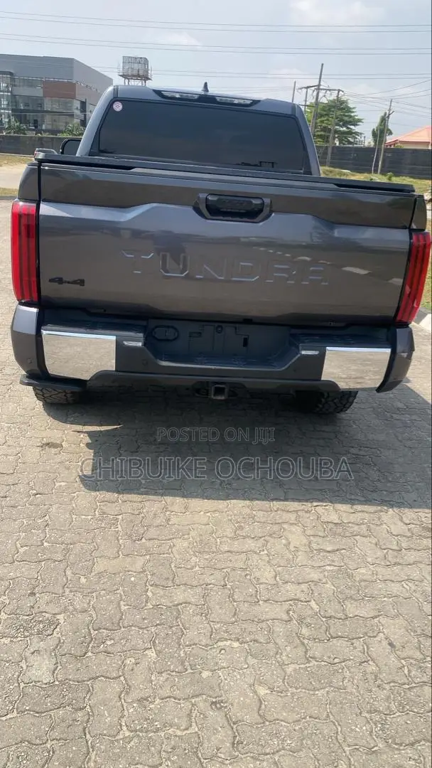 Toyota Tundra 2023 Black