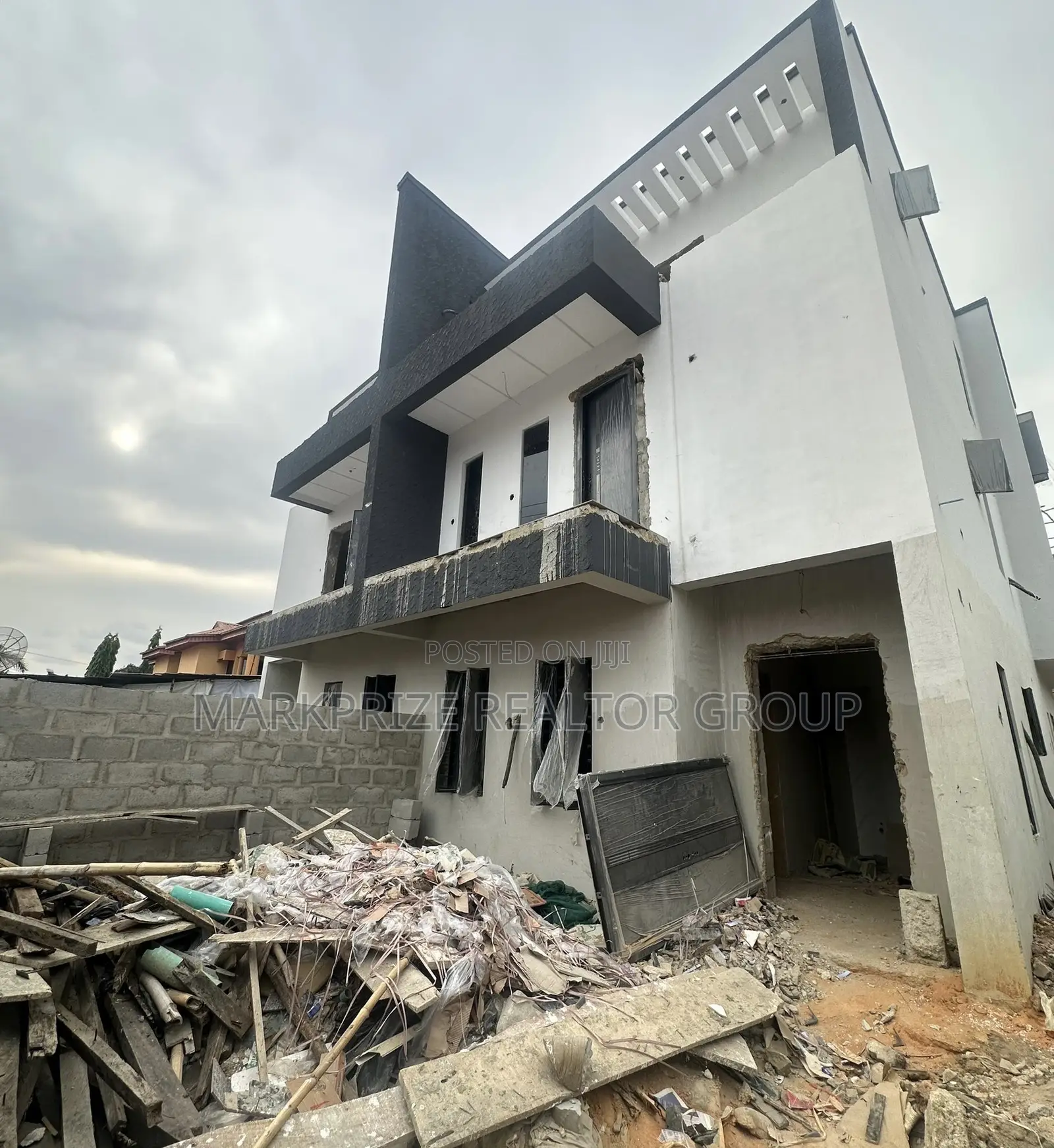 4bdrm Duplex in Ogba Lagos for sale