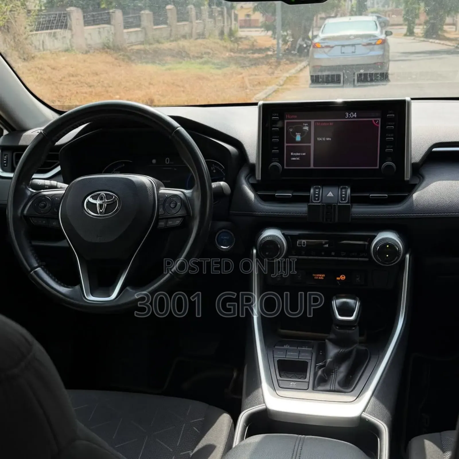 Toyota RAV4 2022 White