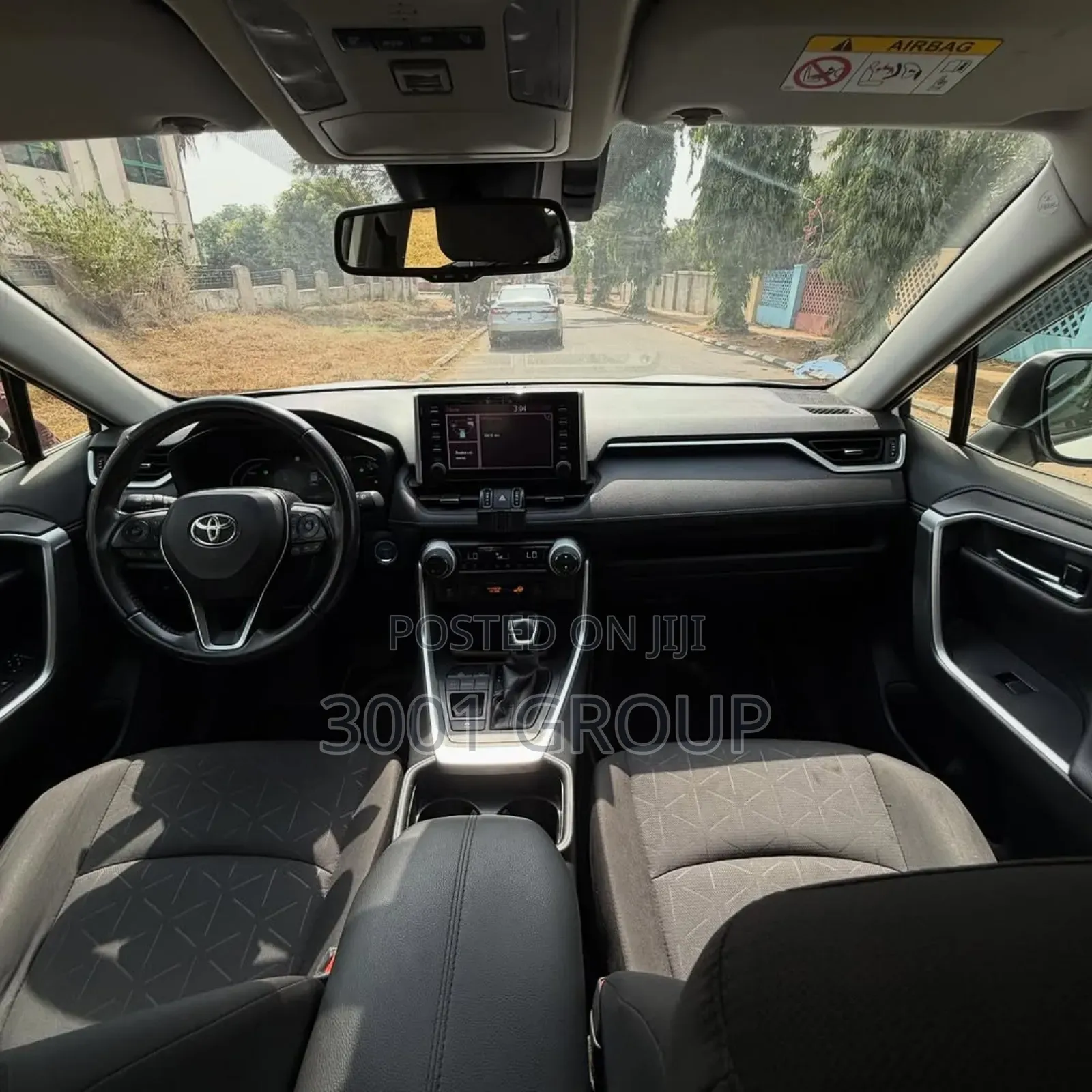 Toyota RAV4 2022 White
