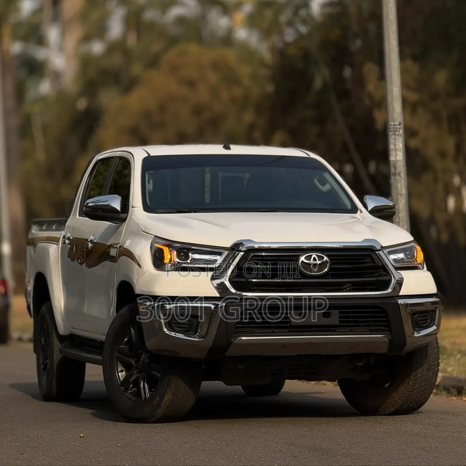 Toyota Hilux 2023 White