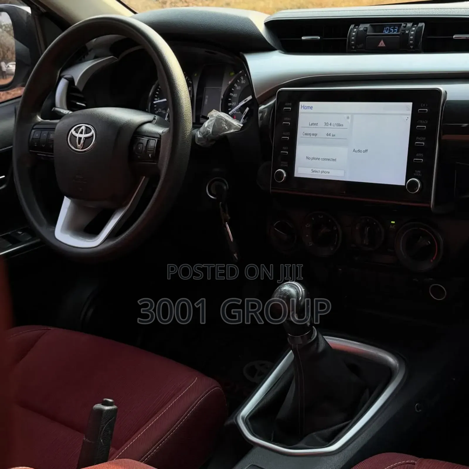 Toyota Hilux 2023 White