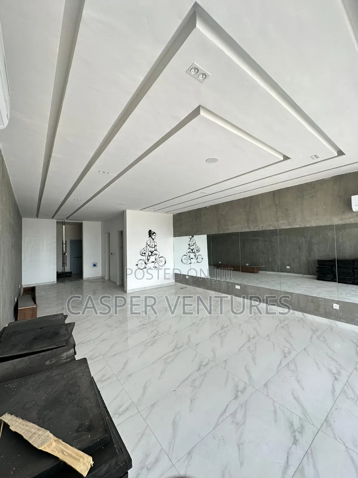 2bdrm Apartment in Off Admiralty Way, Lekki Phase 1 for sale