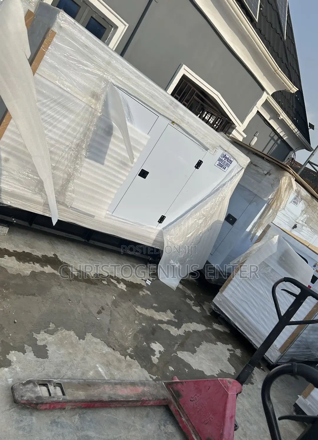 .Soundproof Generator England Perkins 200kva