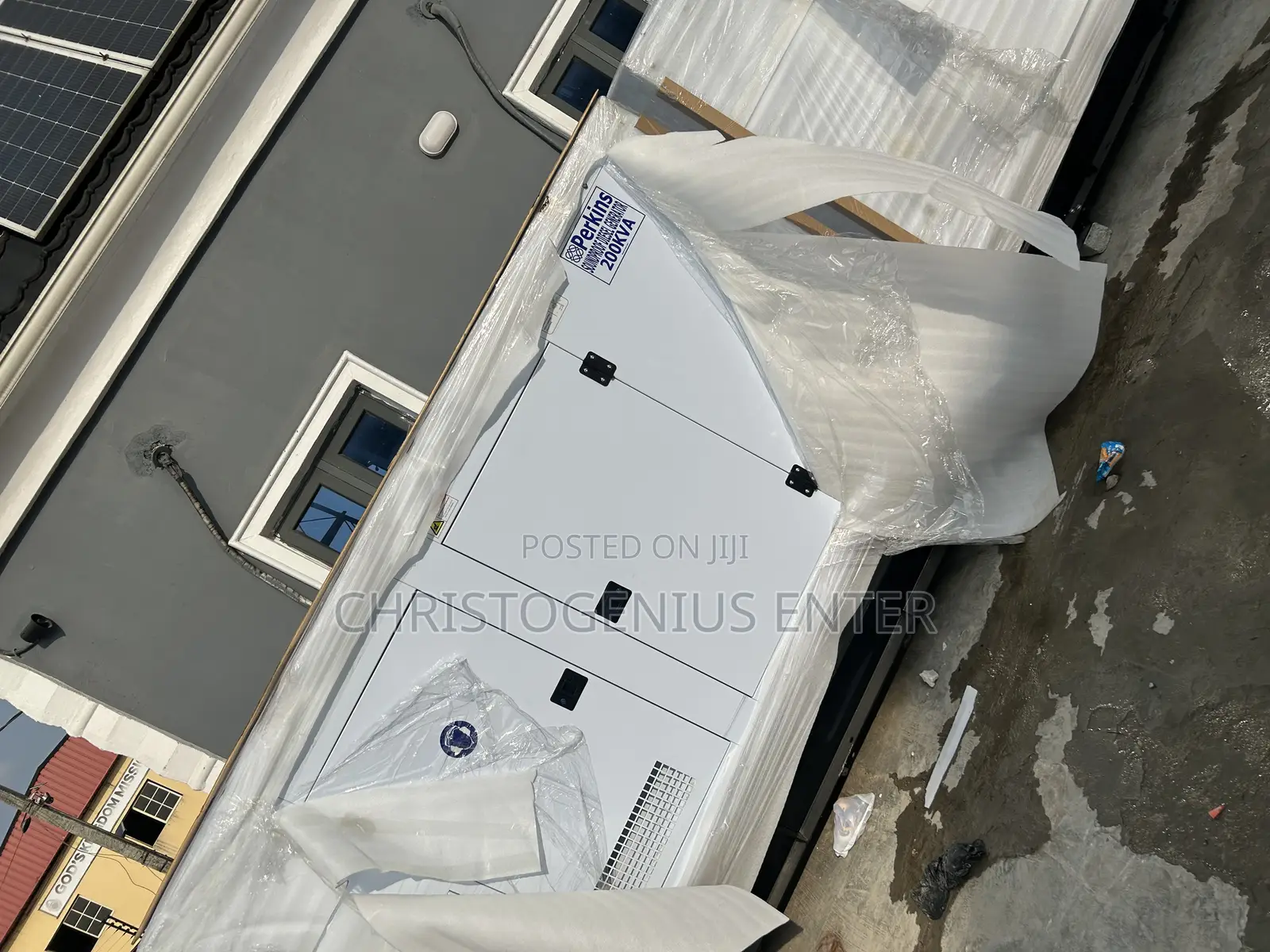 200kva Perkins England Soundproof Generator