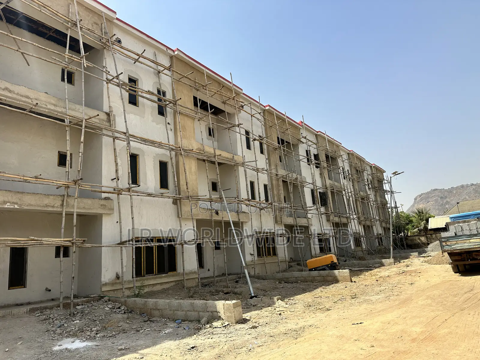 5bdrm Townhouse/Terrace in Dawaki for sale
