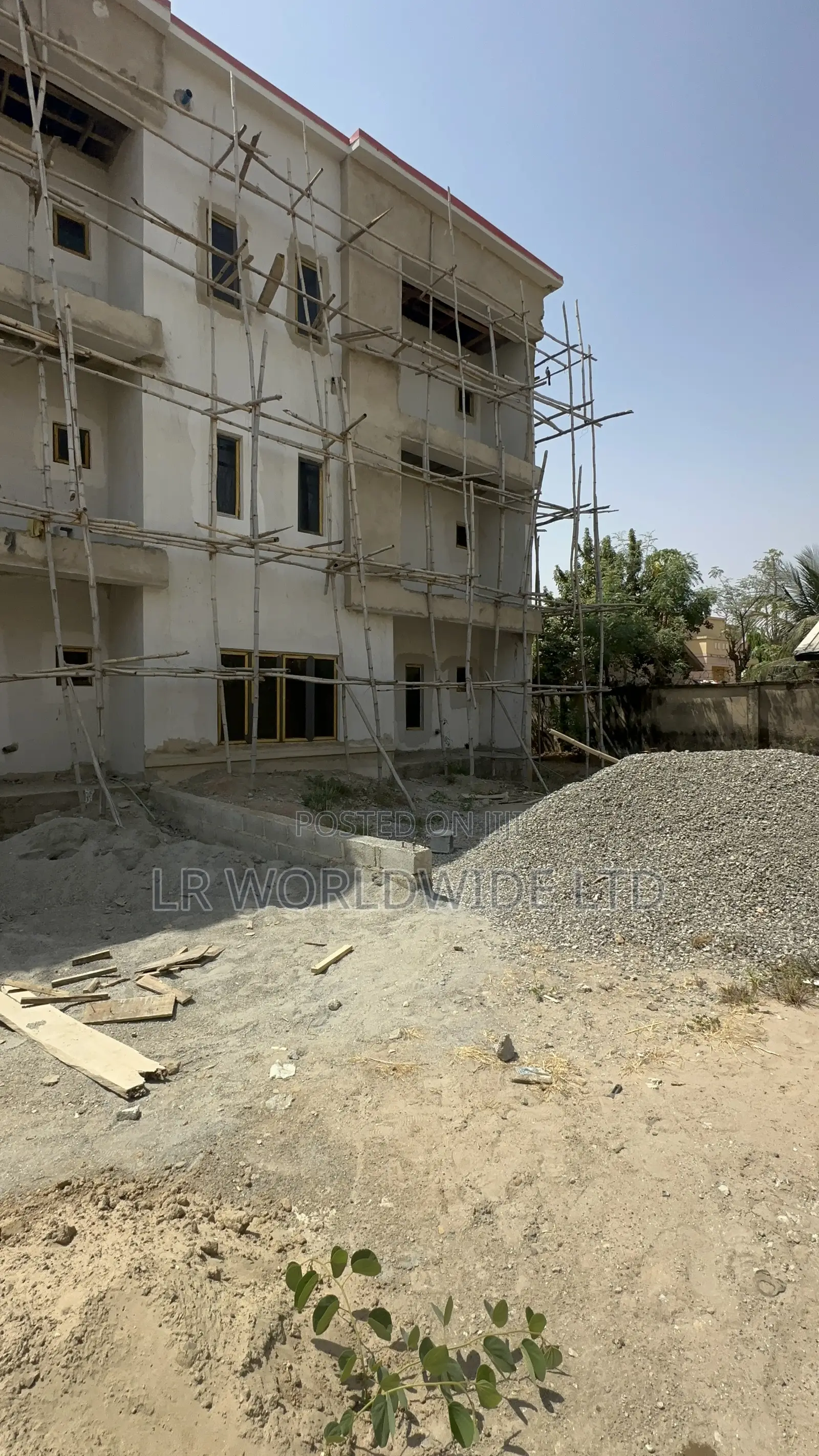 5bdrm Townhouse/Terrace in Dawaki for sale