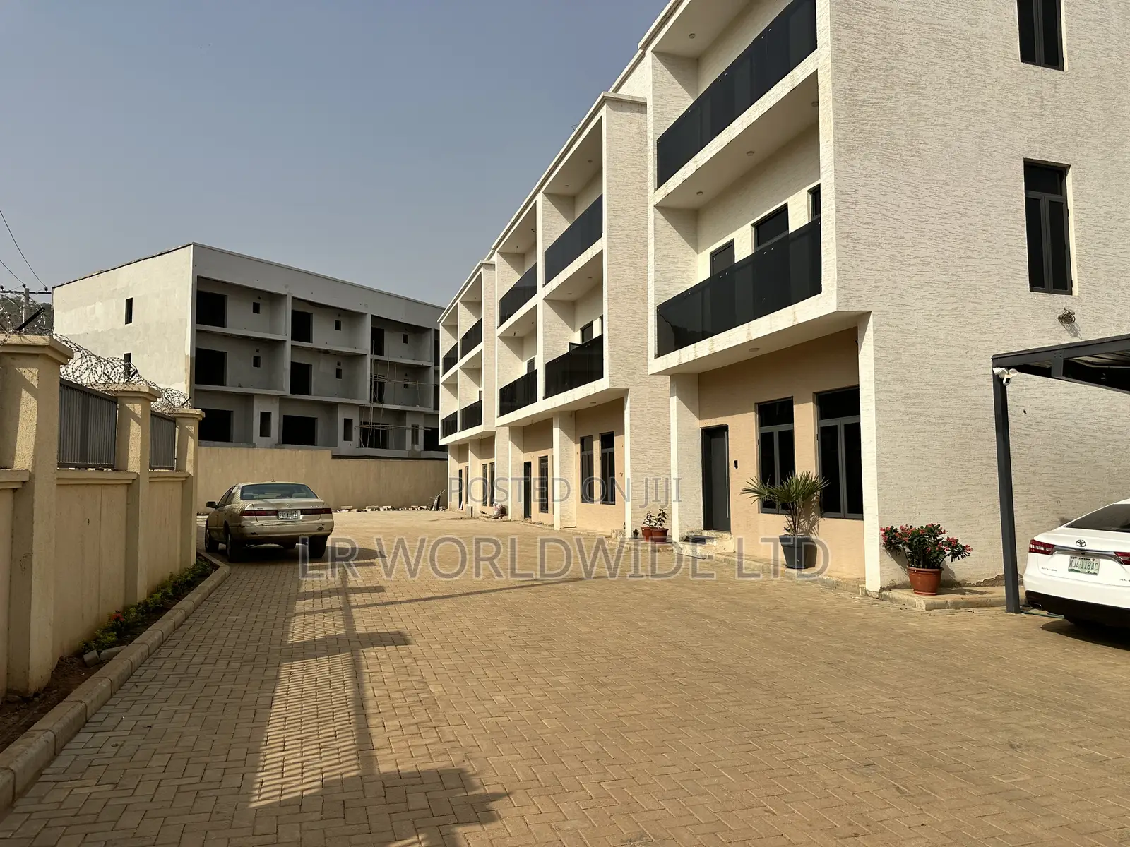 5bdrm Townhouse/Terrace in Katampe Extension for Sale