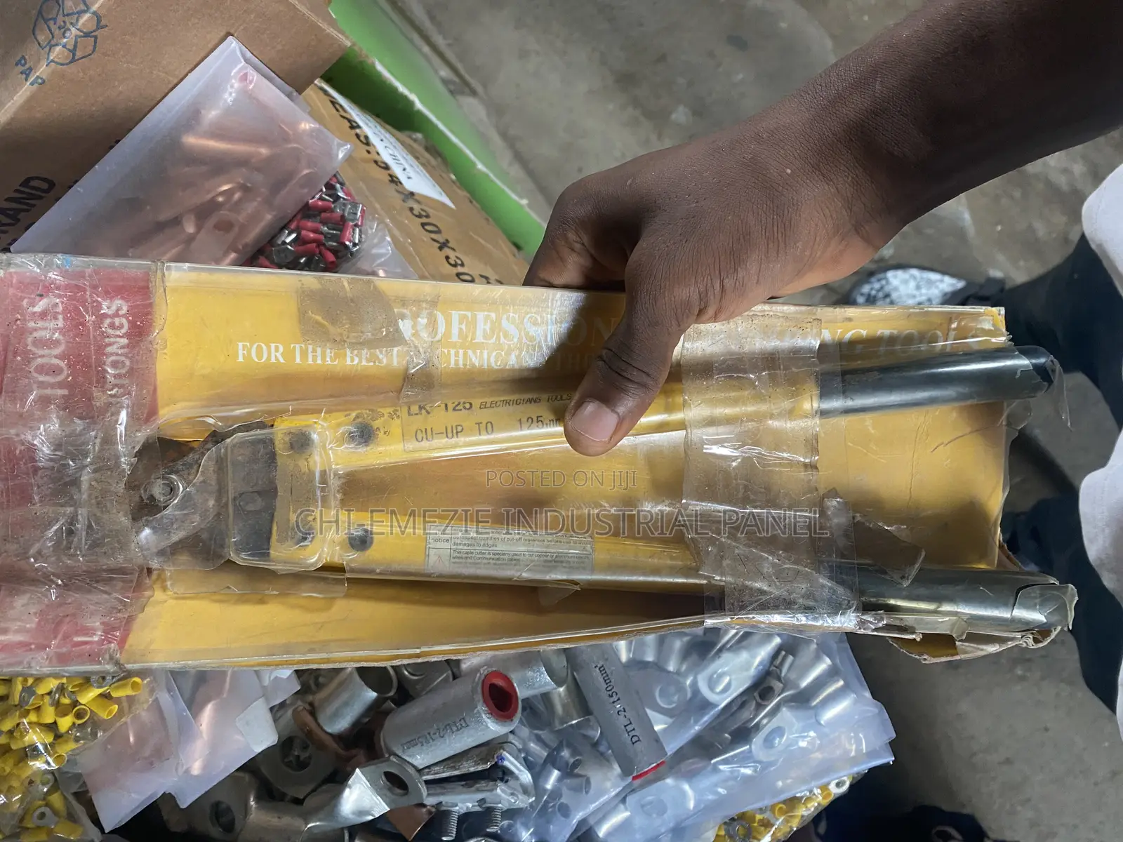 Original Hydraulic Lugging Machine And Big Cable Cutter For You Today