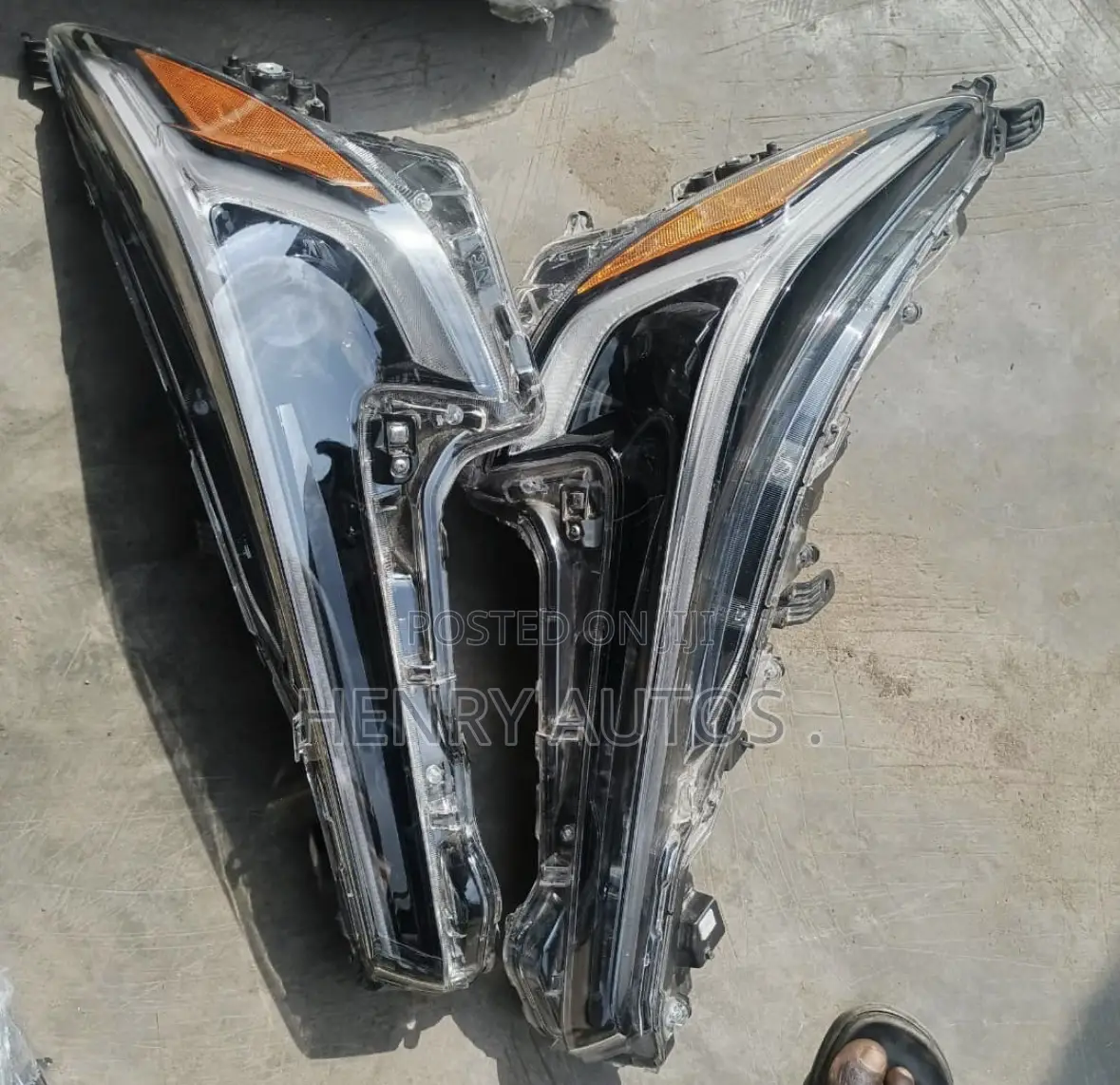 Set Headlights Corolla 2025