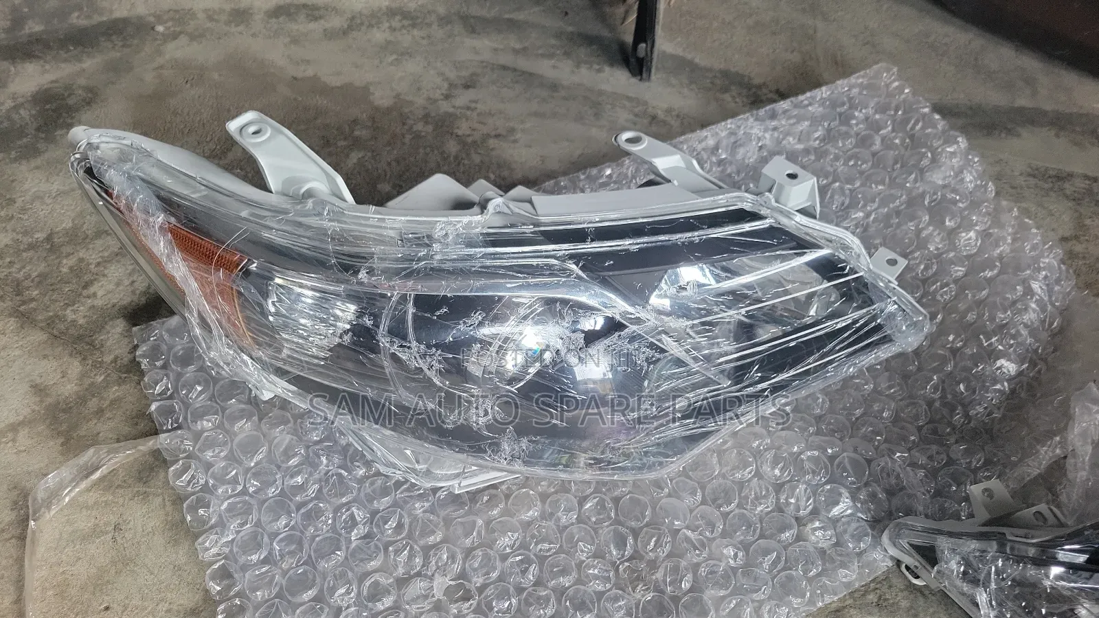 Toyota Camry 2012 Model Headlamp Set