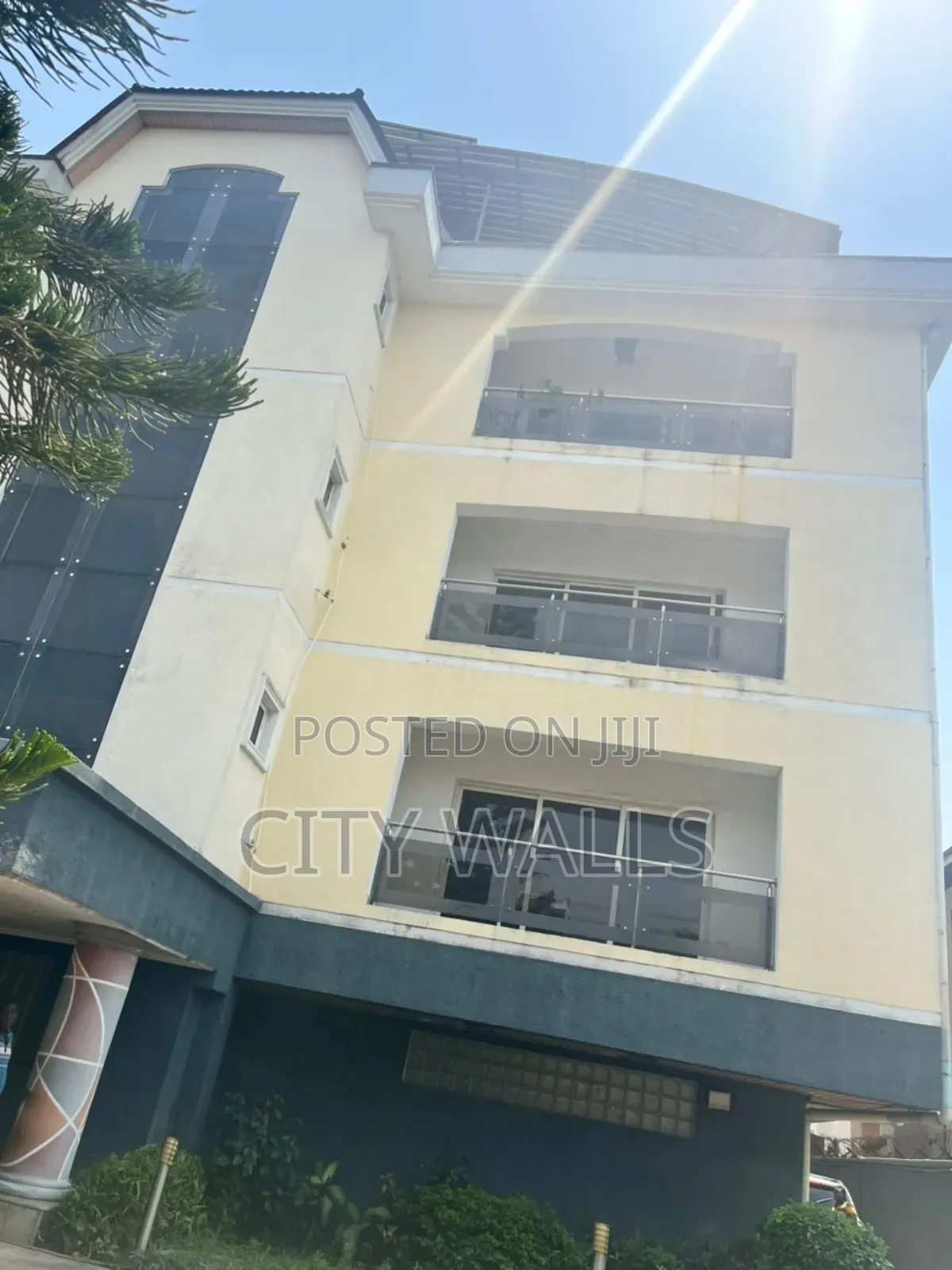 3bdrm Block of Flats in Park View Estate for rent