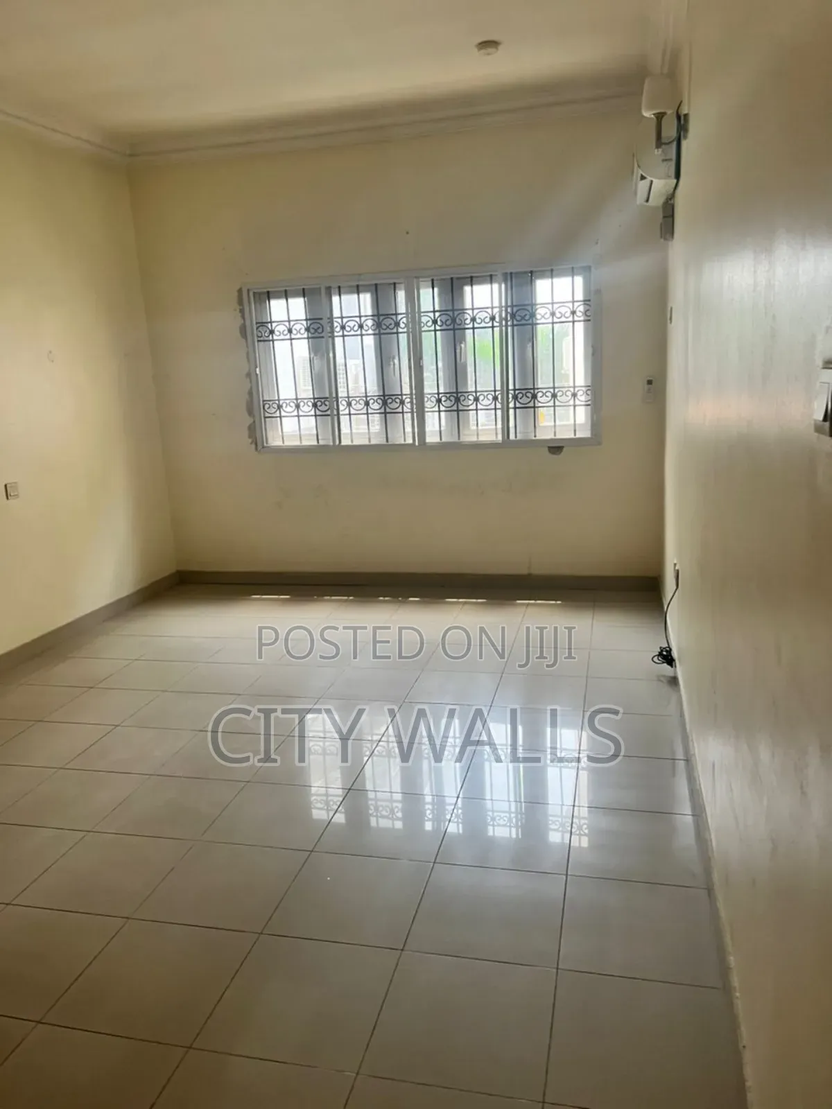 3bdrm Block of Flats in Park View Estate for rent
