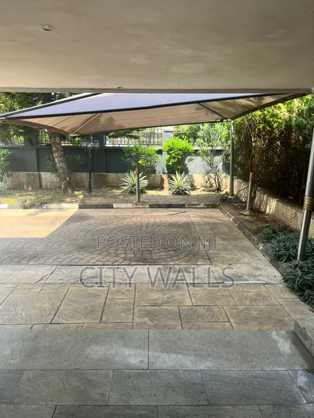 3bdrm Block of Flats in Park View Estate for rent