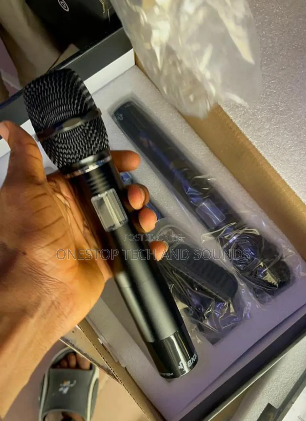 QBNK X-35 Professional Dual Wireless Microphone System