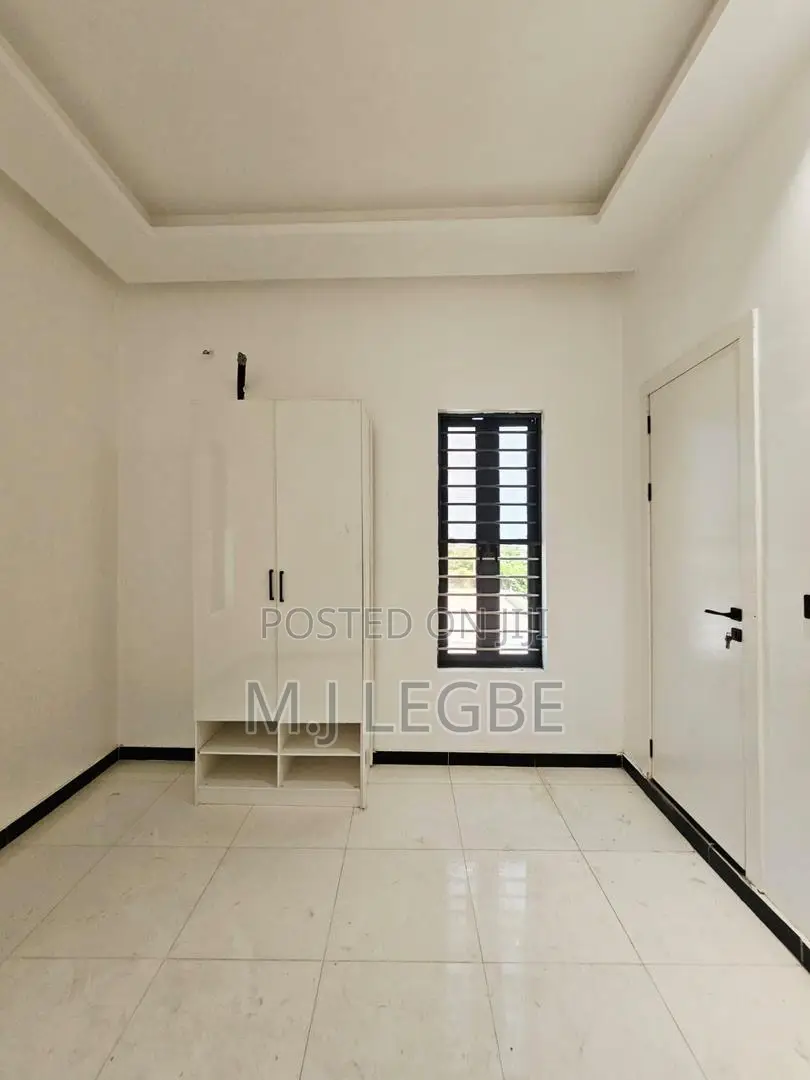 5bdrm Duplex in Ajah for sale