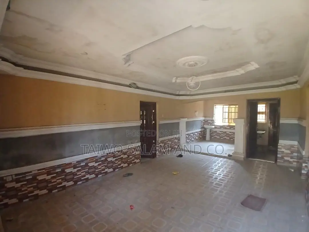 3bdrm Bungalow in Karinkapo Estate, Akala Express for sale