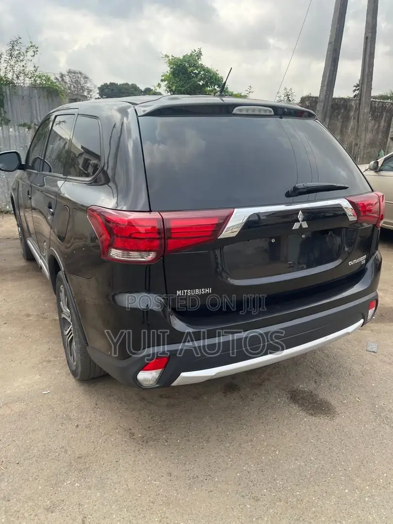 Mitsubishi Diamante 2016 Black