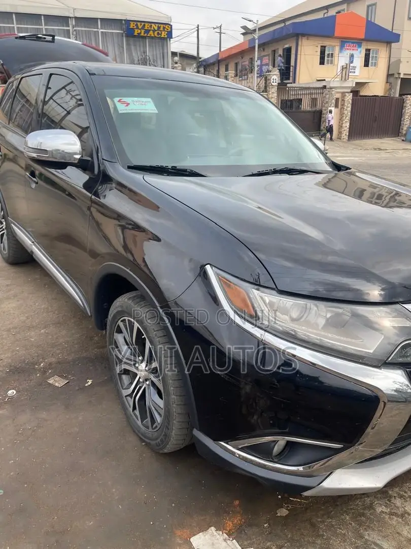 Mitsubishi Diamante 2016 Black
