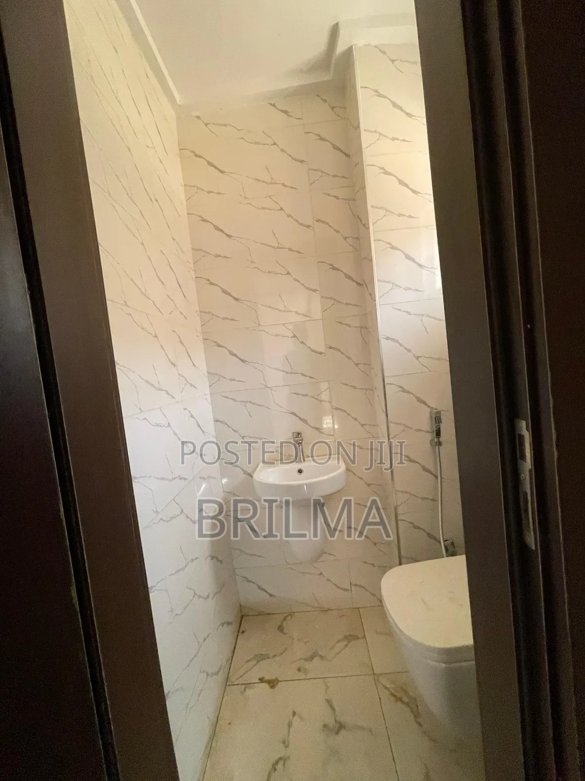 4bdrm Duplex in Life Camp for rent