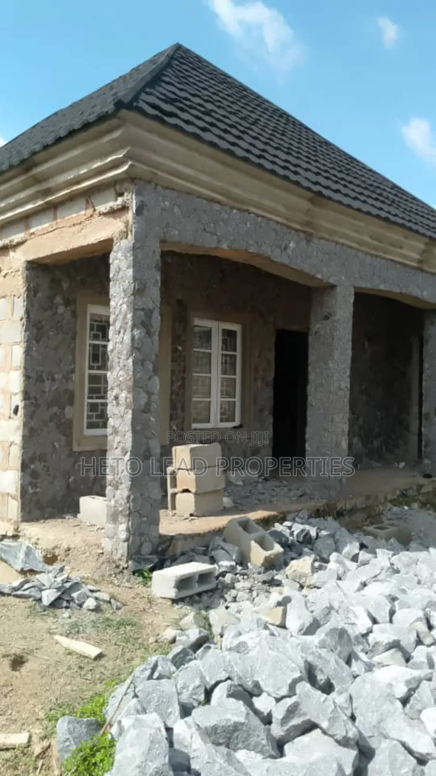 2bdrm Bungalow in Sheu Ologun Eru, Ologuneru for sale