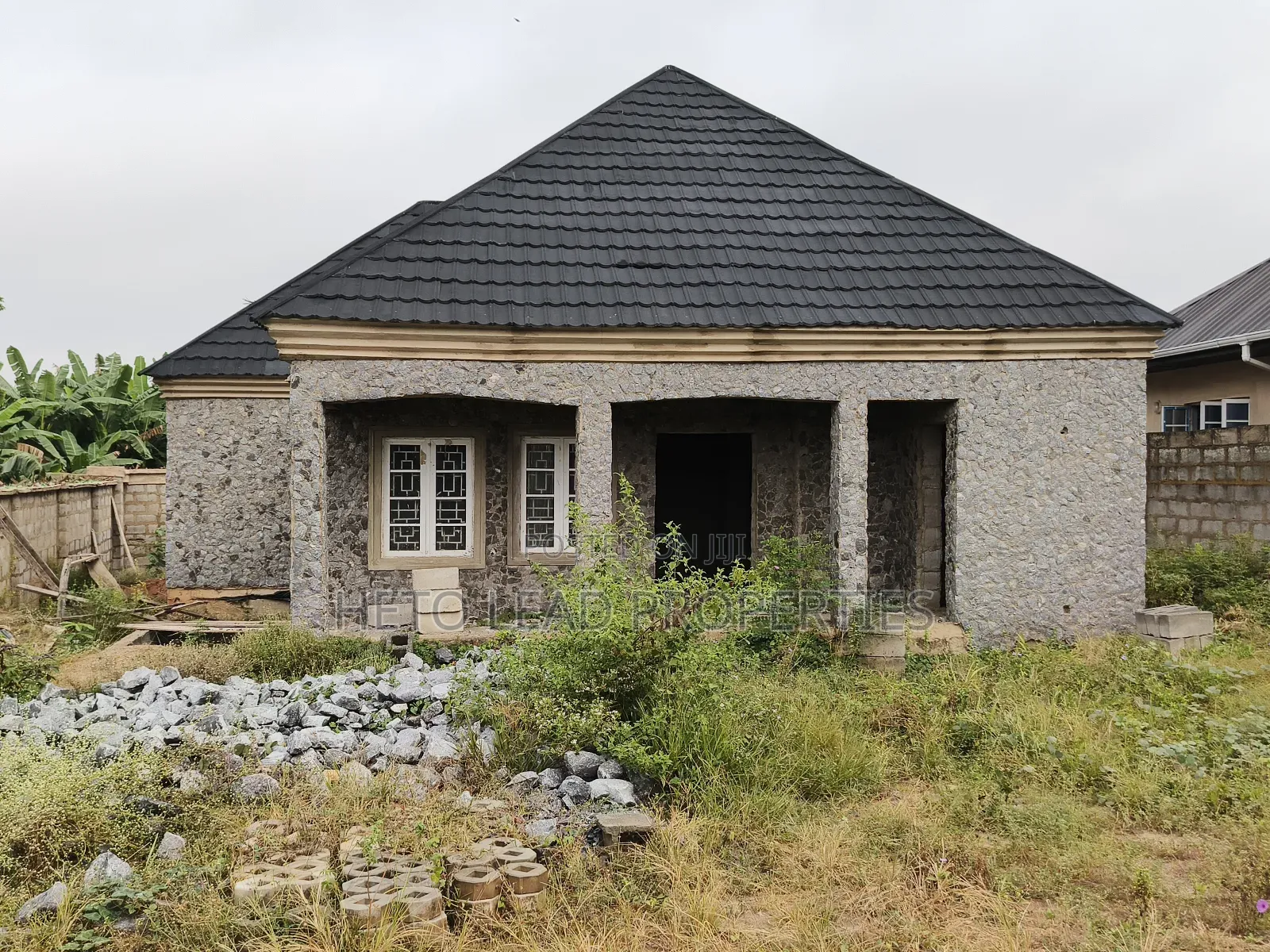 2bdrm Bungalow in Sheu Ologun Eru, Ologuneru for sale