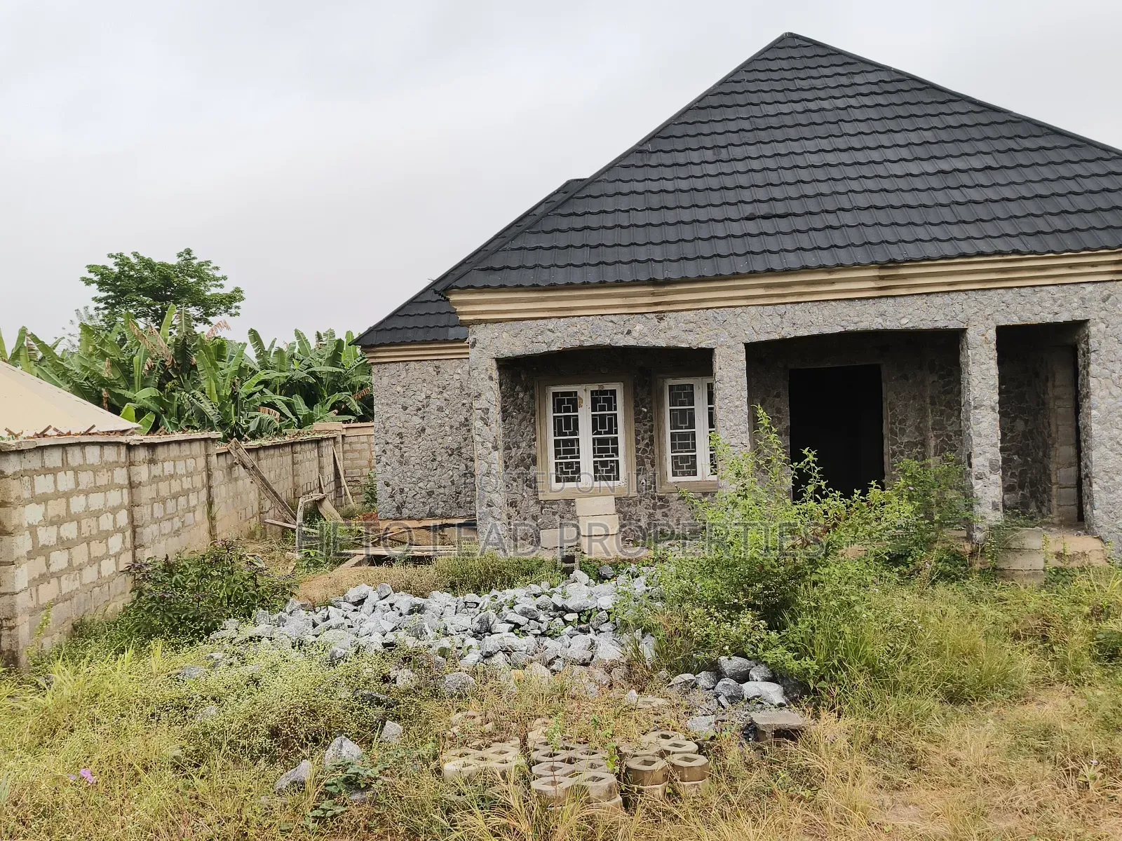 2bdrm Bungalow in Sheu Ologun Eru, Ologuneru for sale