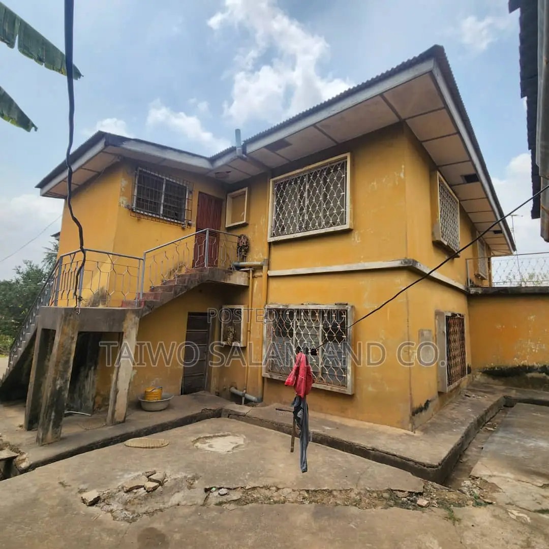 4bdrm Block of Flats in Apata for sale