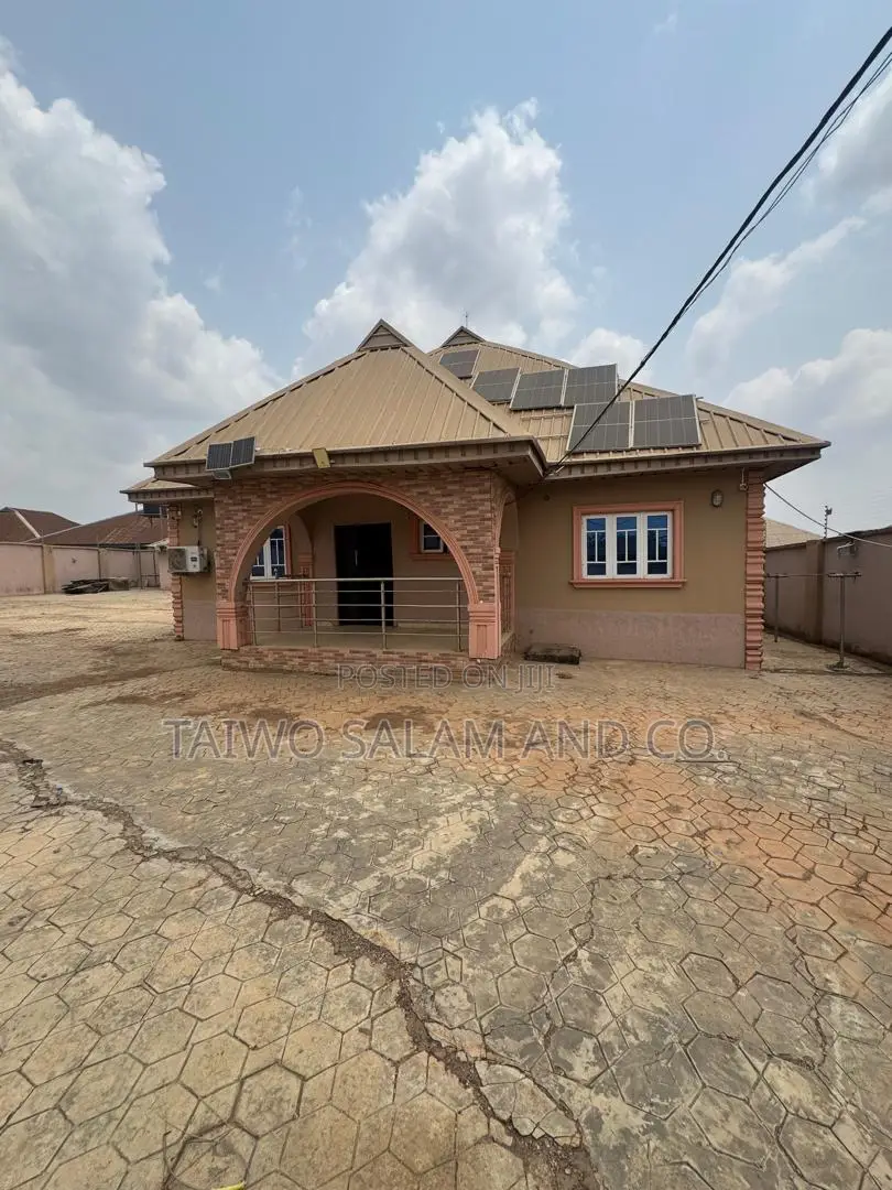 3bdrm Bungalow in Akobo for sale