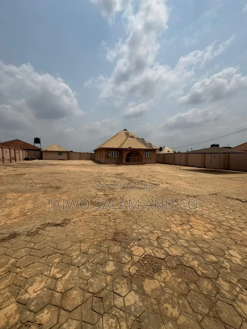 3bdrm Bungalow in Akobo for sale