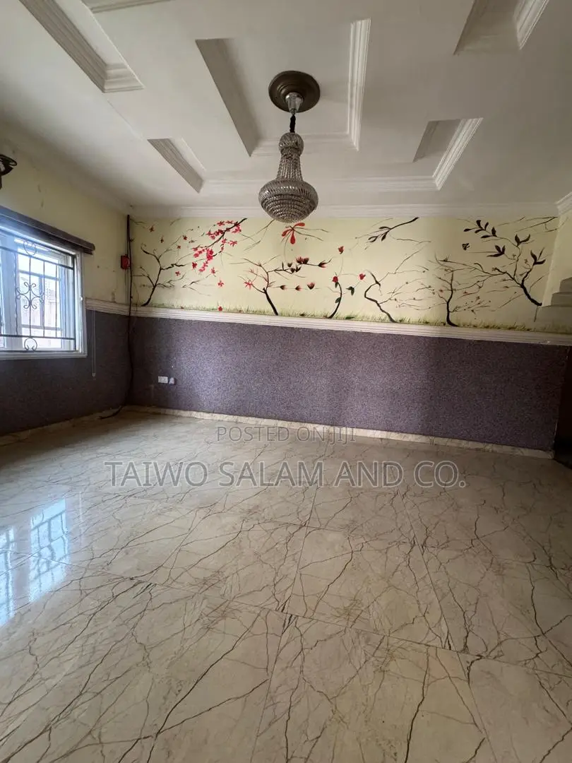 3bdrm Bungalow in Akobo for sale