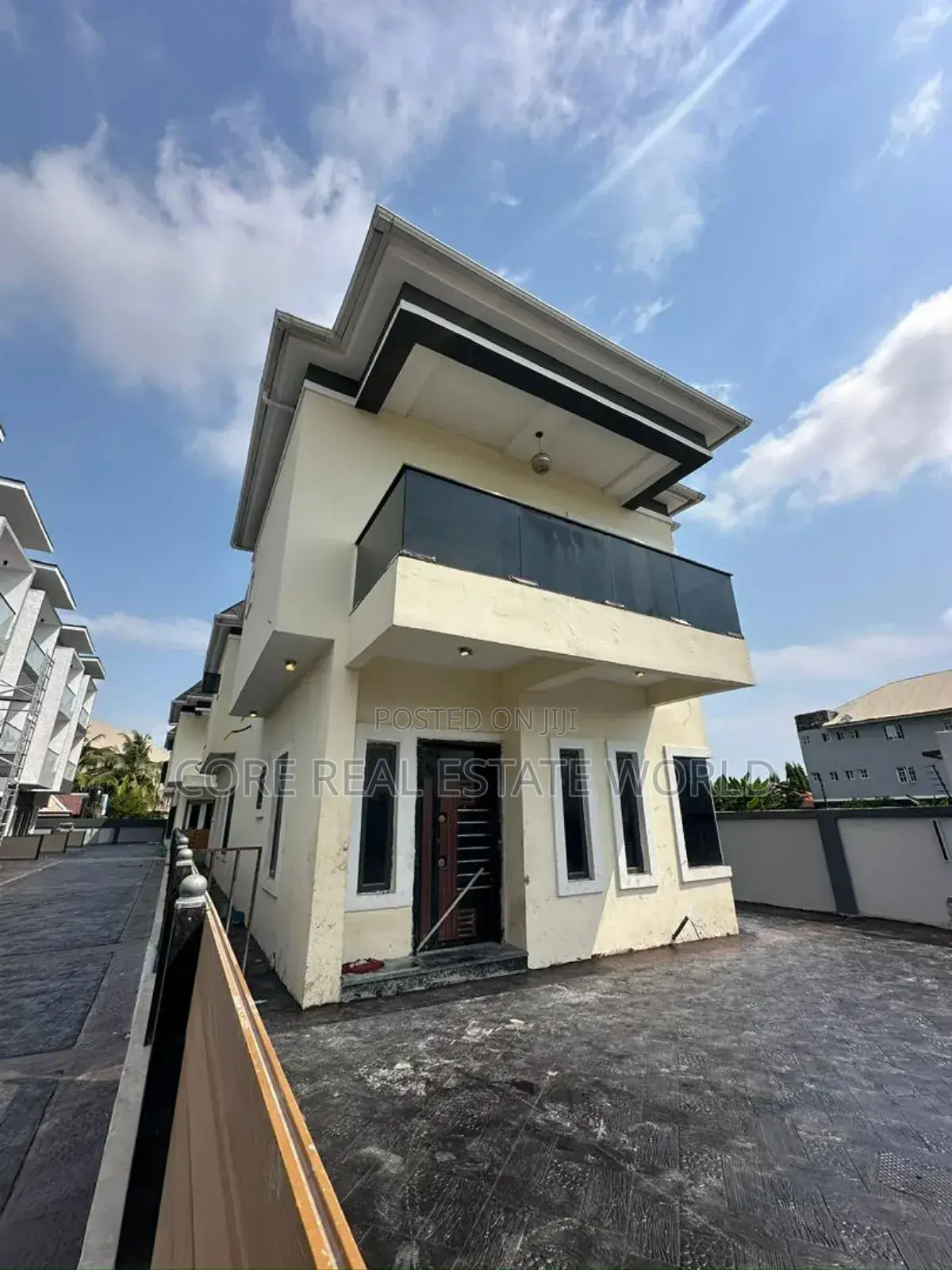 4bdrm Duplex in Ogufayo, Awoyaya for sale