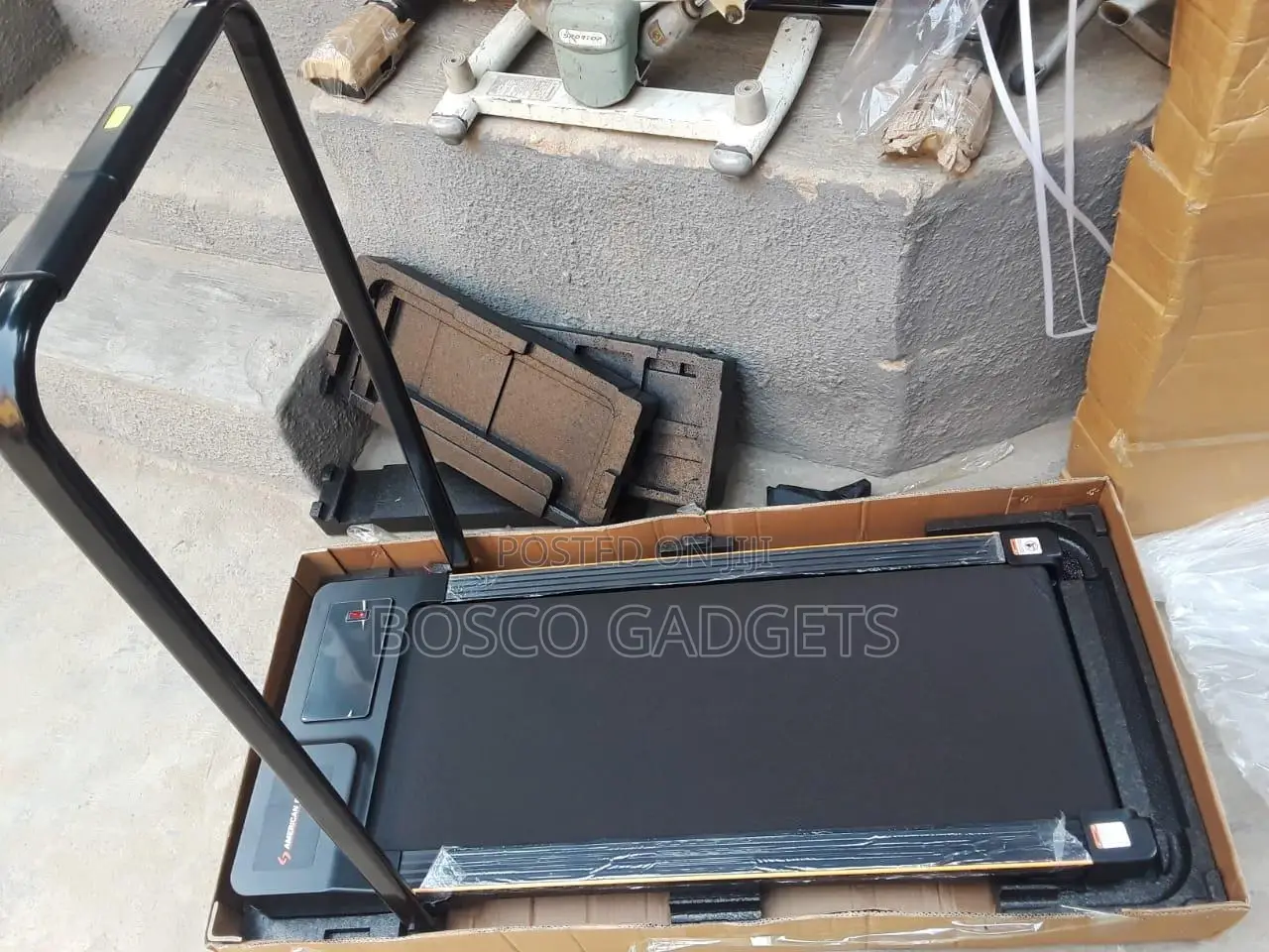 Advanced Foldable Treadmill – Space-Saving Design Adjustable Speed.