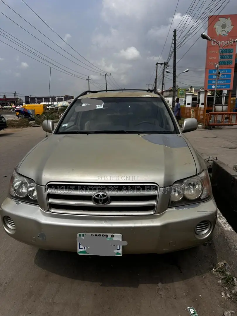 Toyota Highlander 2004 Gold