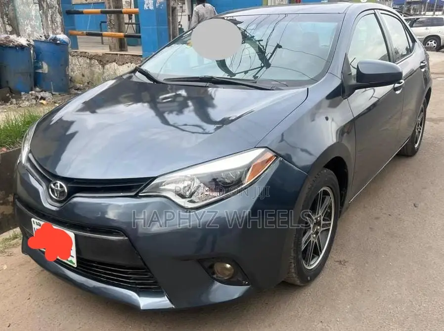 Toyota Corolla LE Plus 4dr Sedan (1.8L 4cyl CVT) 2015 Gray