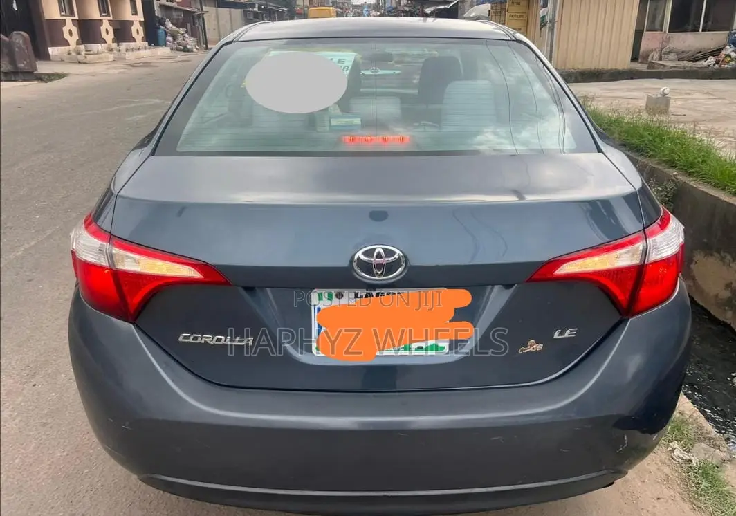 Toyota Corolla LE Plus 4dr Sedan (1.8L 4cyl CVT) 2015 Gray
