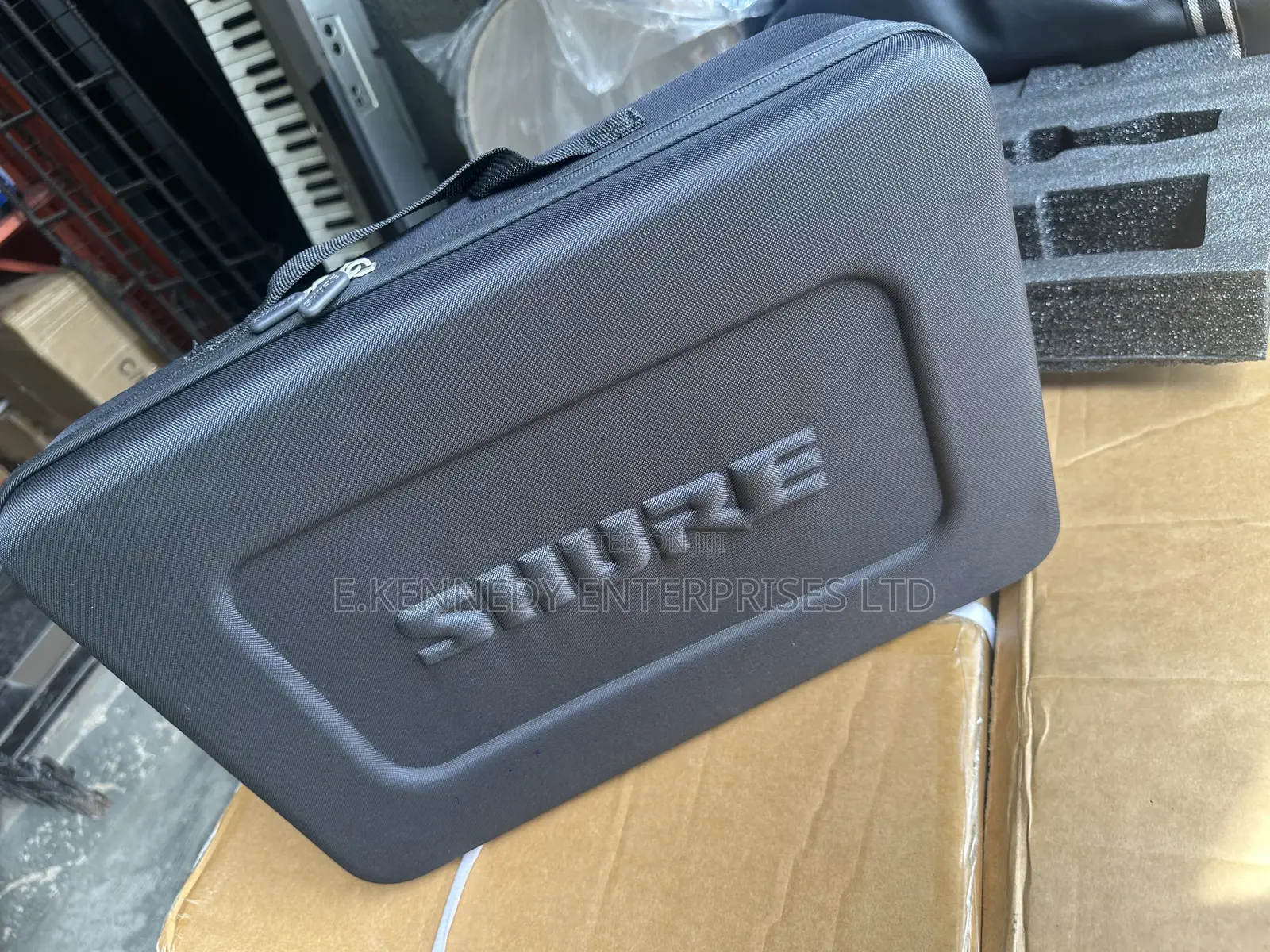 Shure Ulxd4 Digital Wireless Microphone (Black Bag)