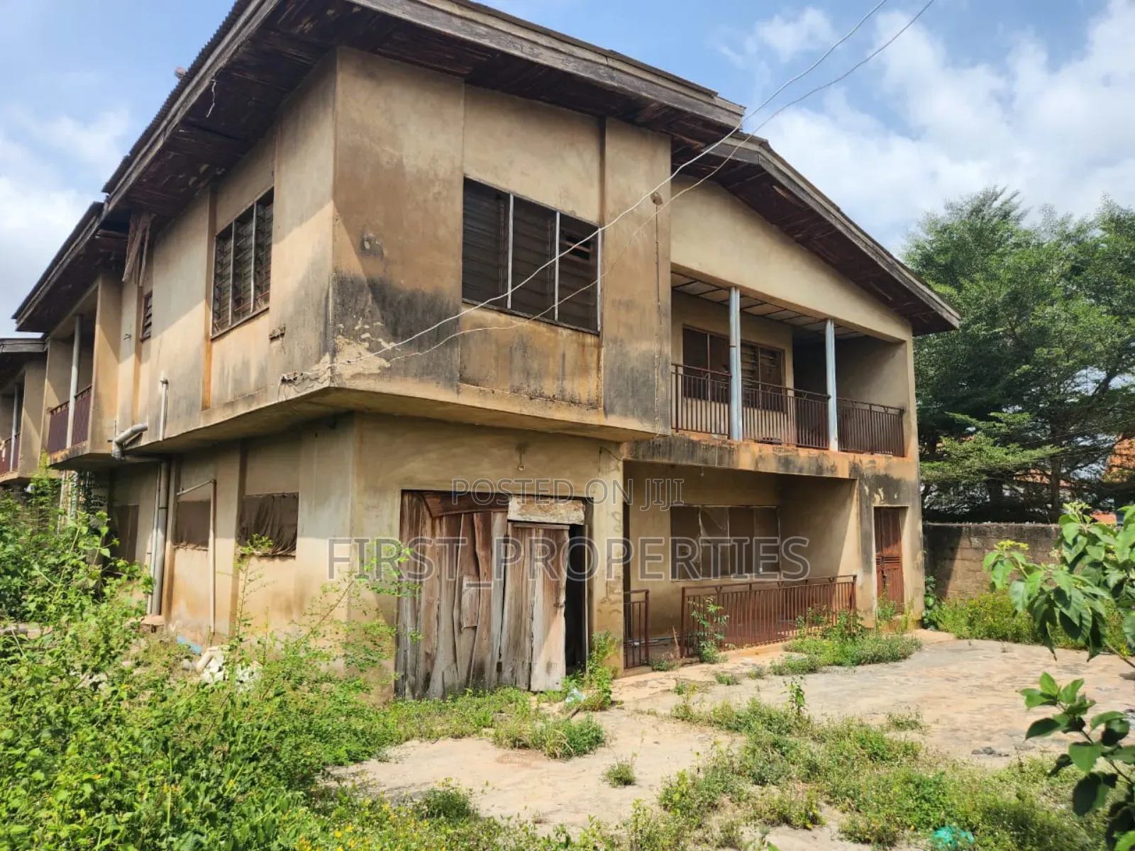 10bdrm Duplex in Alakia Junction, Iwo Road for sale