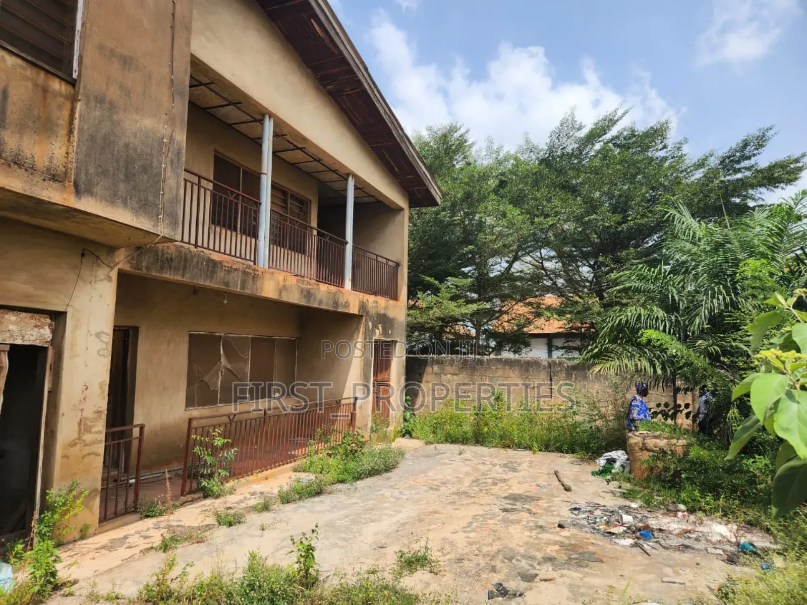 10bdrm Duplex in Alakia Junction, Iwo Road for sale