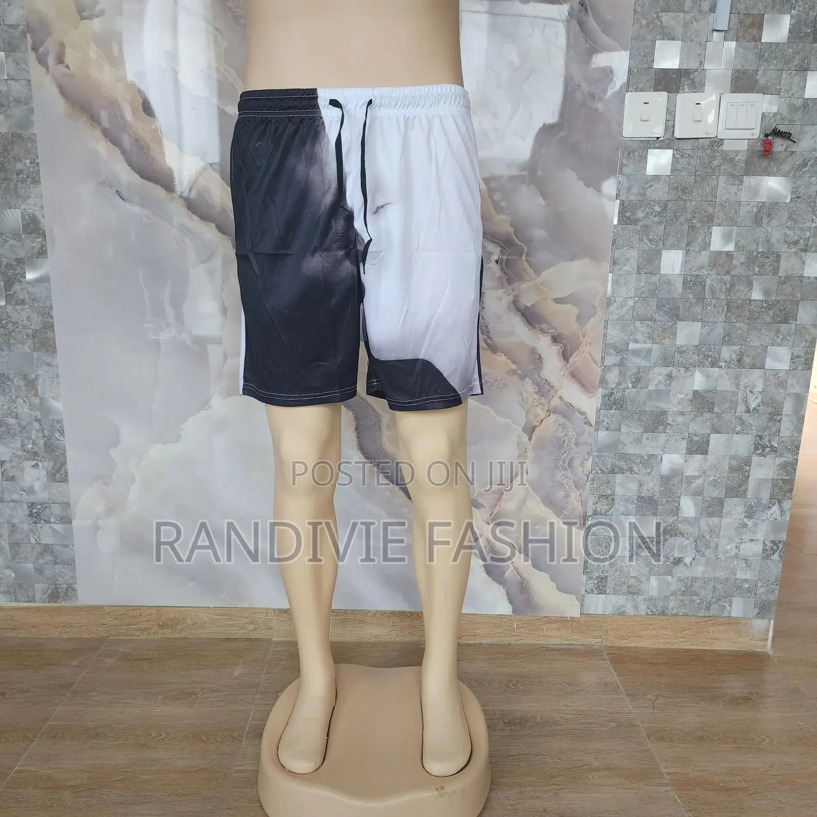 Kiss Me Shorts [Black/White]