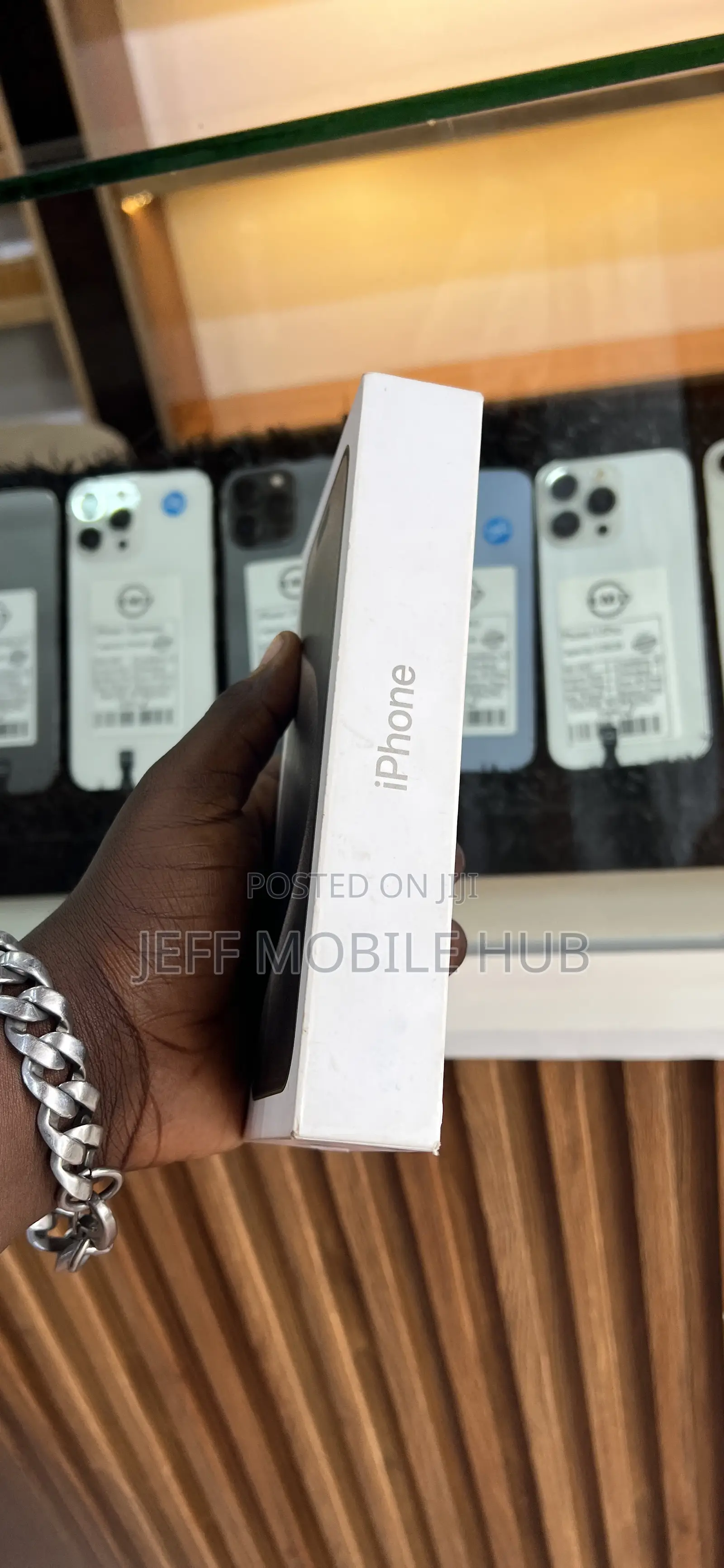 New Apple iPhone 15 Pro Max 256 GB Gold
