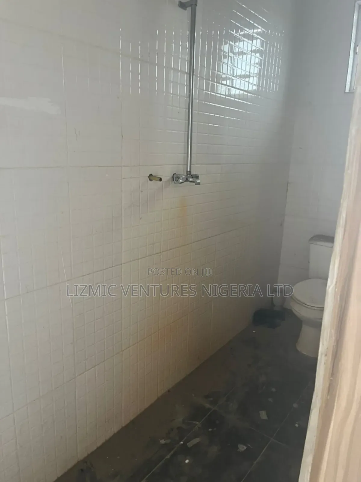 Furnished 3bdrm Apartment in Ajao Estate for rent
