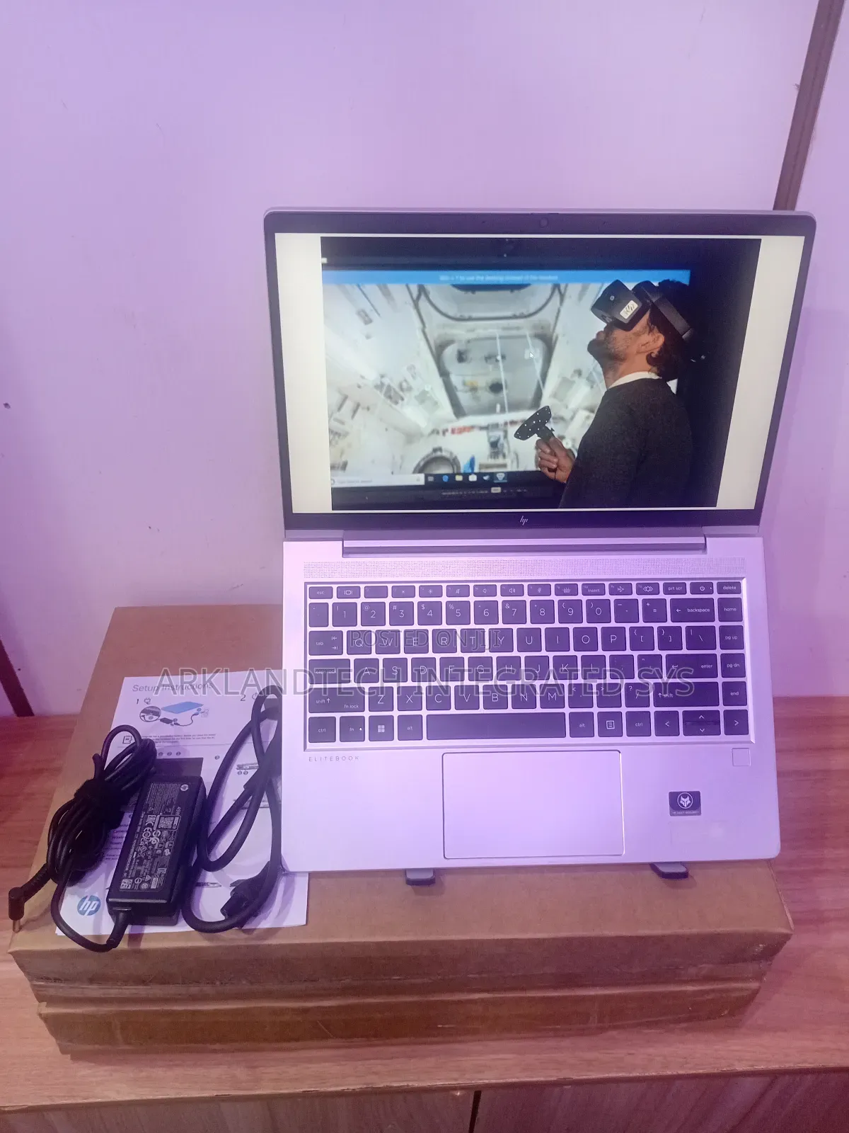 New Laptop HP 240 G7 16GB AMD Ryzen 5 SSD 256GB