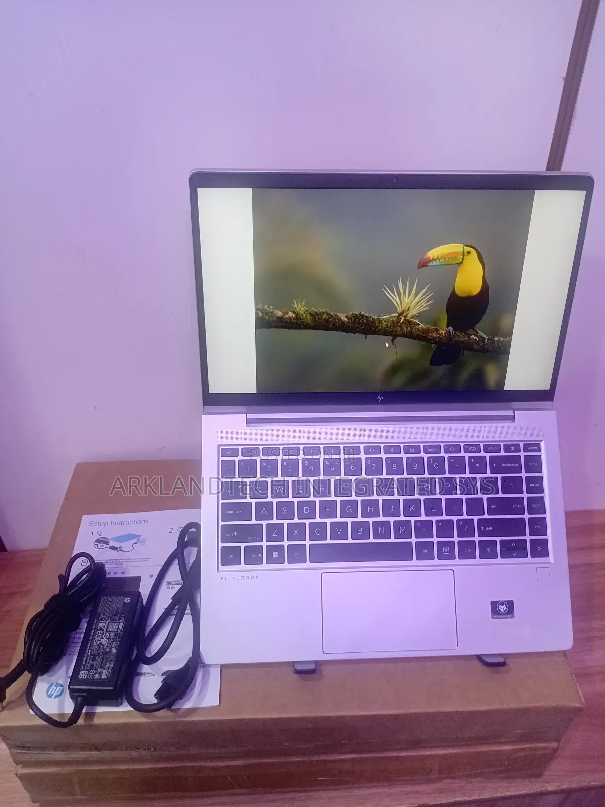 New Laptop HP 240 G8 16GB AMD Ryzen 5 SSD 256GB