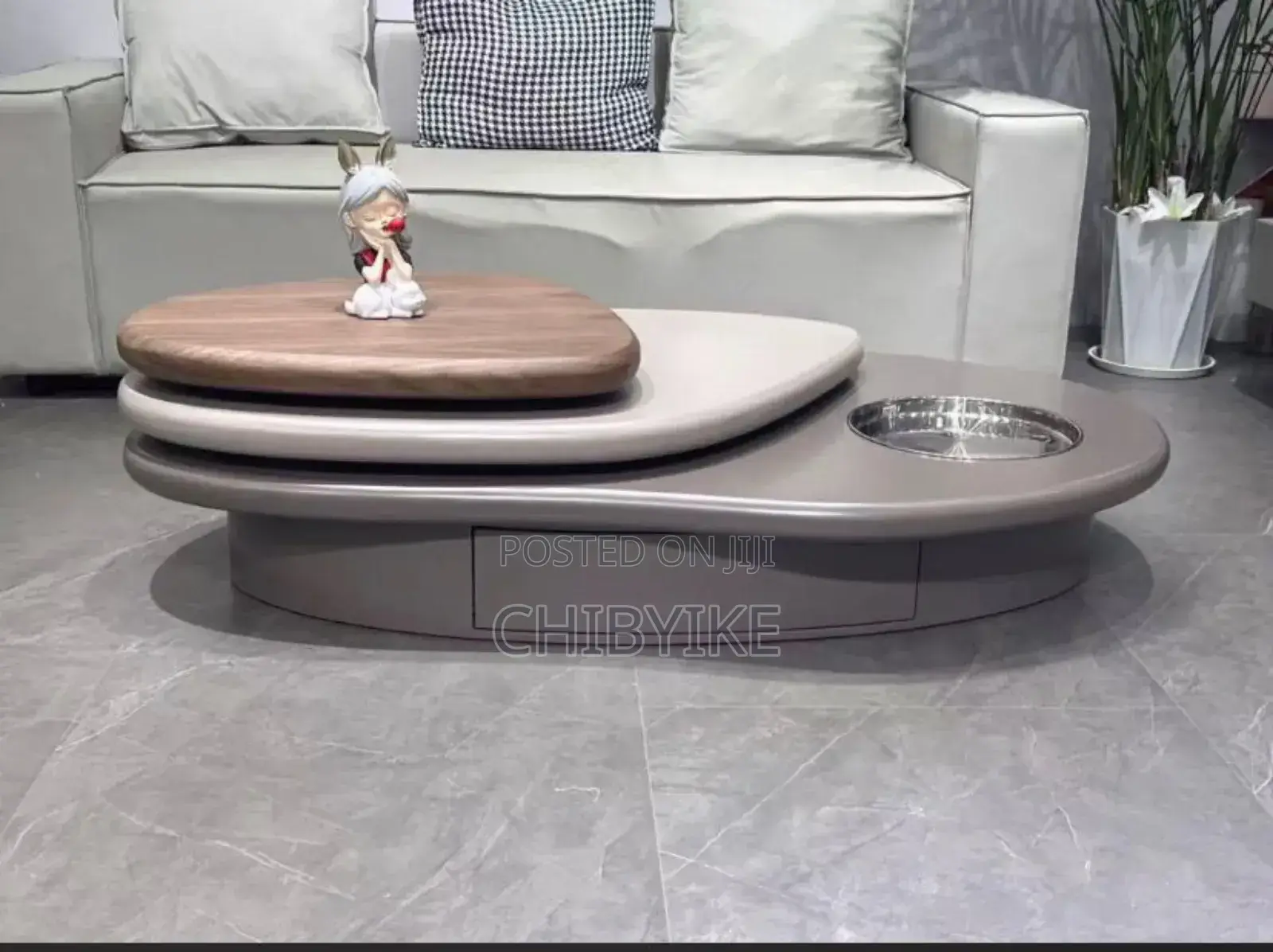 Royal Center Table