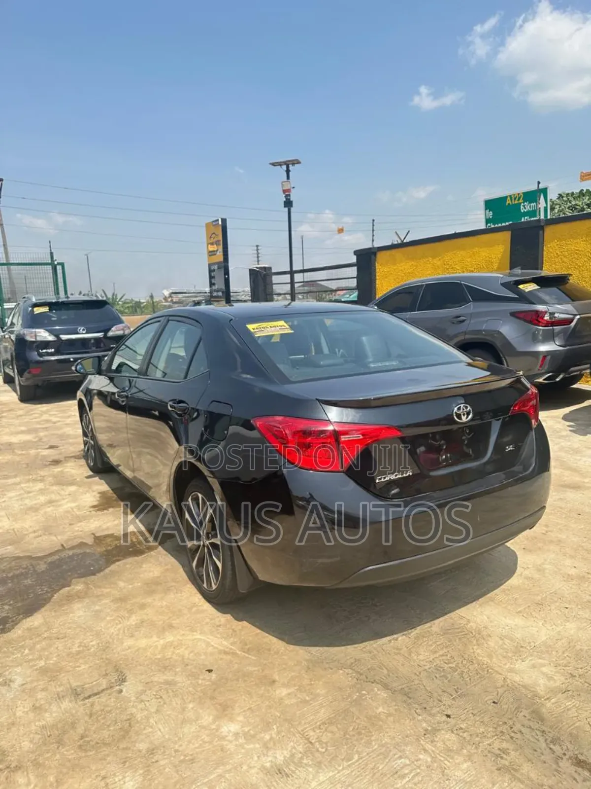 Toyota Corolla SE (1.8L 4cyl 2A) 2018 Black